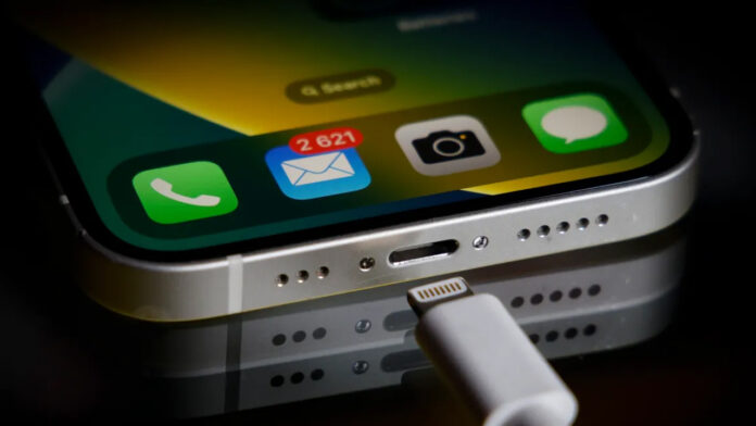 iphone 17 air port